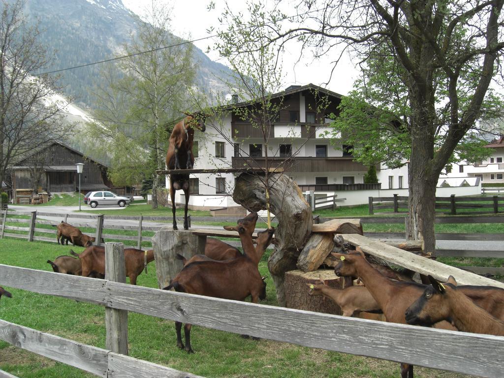 Bauernhof Kuen Villa Längenfeld Esterno foto